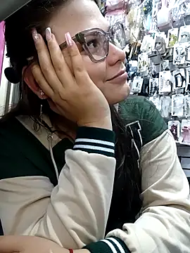 Snapshot of Vale_Saenzz chatting on 11, 2, 2026 Vale Saenzz online show from 11, 2, 2026