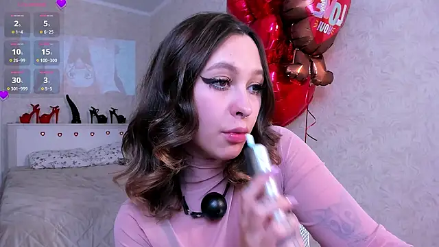 KarolineNeuer online show from 27, 2, 2025
