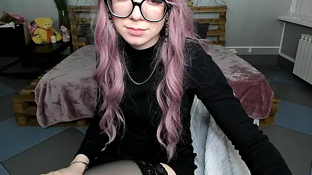 Snapshot of Alikka_Shykitty chatting on 5, 3, 2025 Alikka Shykitty online show from 5, 3, 2025