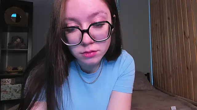 Snapshot of Alikka_Shykitty chatting on 13, 3, 2025 Alikka Shykitty online show from 13, 3, 2025