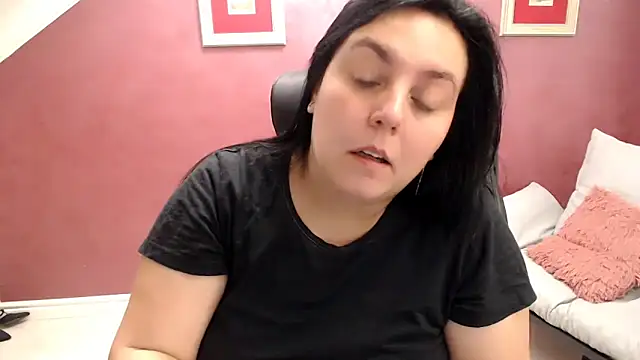 Wetandnaughtyxx online show from 13, 9, 2025