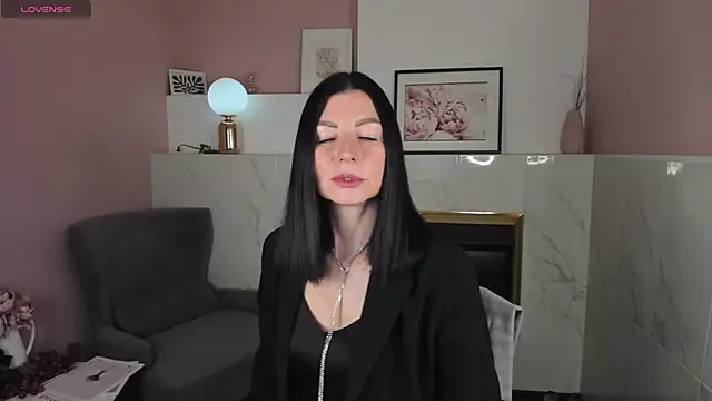 MonicaCheerful online show from 8, 2, 2025