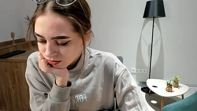 WhitneyCruise online show from 29, 1, 2025