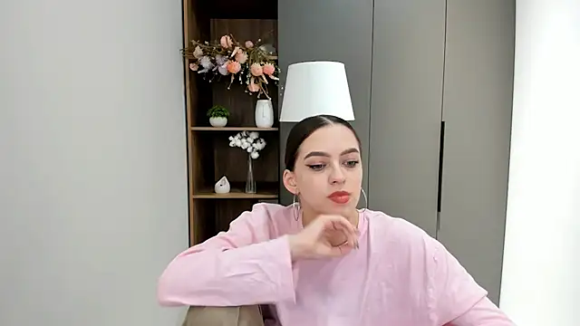 WhitneyCruise online show from 3, 2, 2025