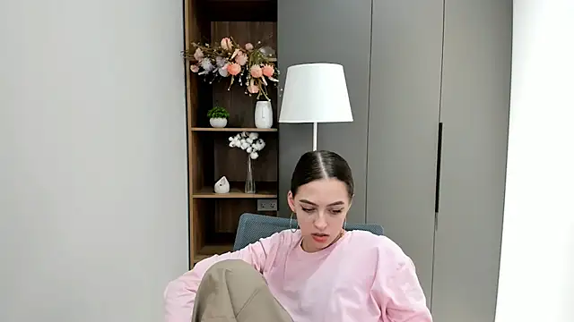 WhitneyCruise online show from 3, 2, 2025