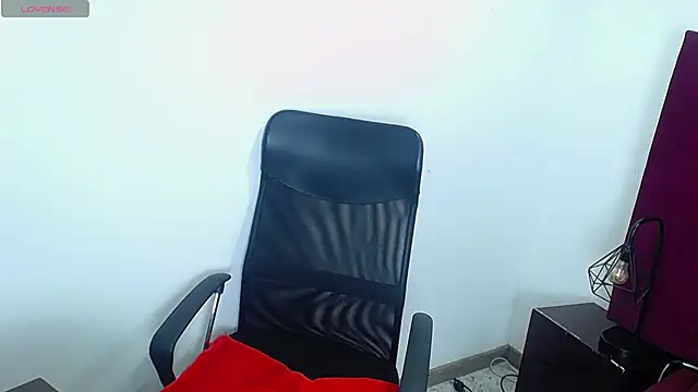 Snapshot of CamiilaReyes chatting on 7, 2, 2025 CamiilaReyes online show from 7, 2, 2025