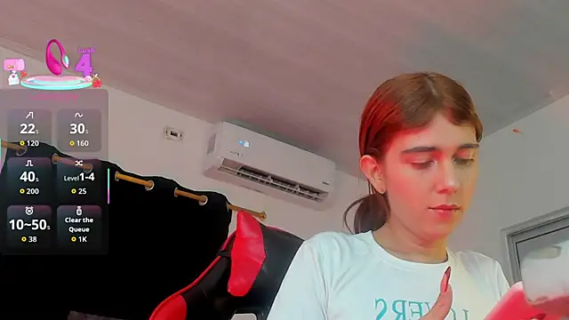 Snapshot of Nicol_TransGirl chatting on 23, 2, 2026 Nicol TransGirl online show from 23, 2, 2026