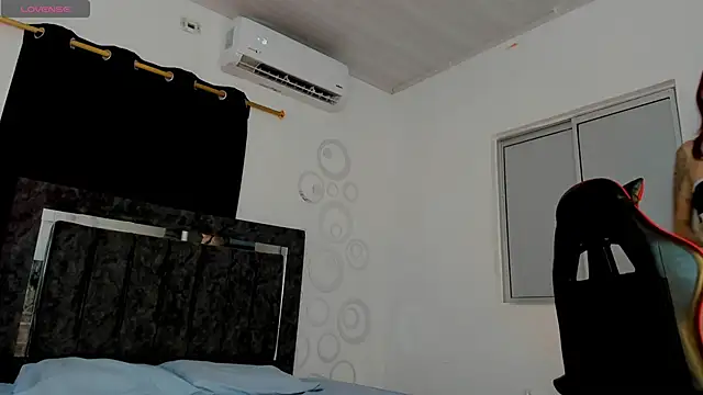 Snapshot of Nicol_TransGirl chatting on 7, 3, 2026 Nicol TransGirl online show from 7, 3, 2026