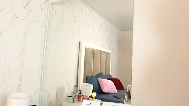 IsabelaWoods online show from 21, 2, 2025