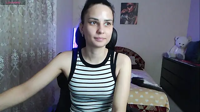 Kriss brunette 5 online show from 27, 11, 2025