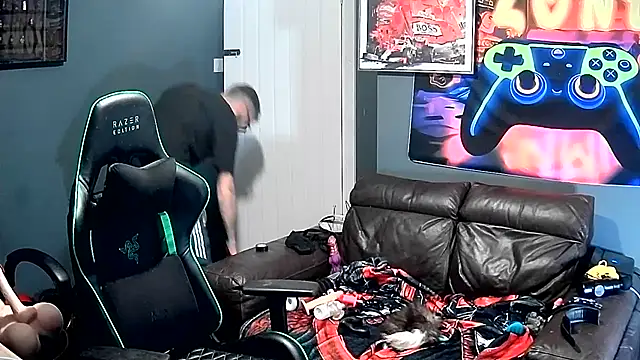 HuffedAdvocate online show from 18, 11, 2025