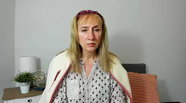MargaretMilf69 online show from 7, 2, 2025