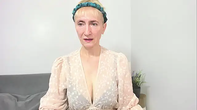 MargaretMilf69 online show from 27, 9, 2025