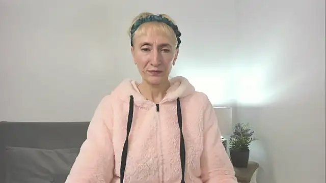 MargaretMilf69 online show from 15, 10, 2025