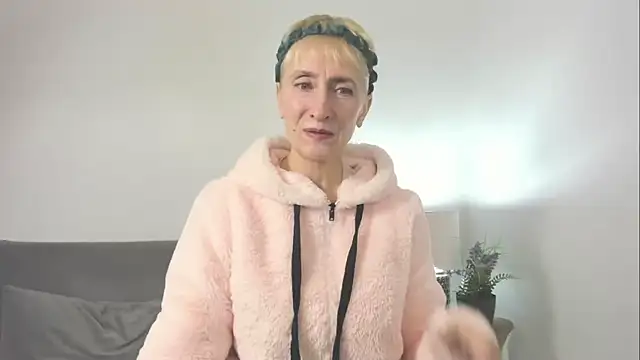 MargaretMilf69 online show from 27, 10, 2025