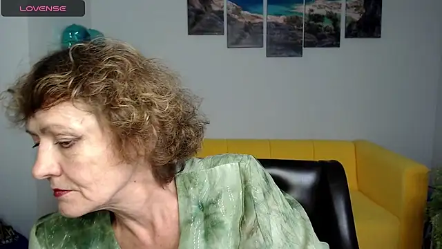 Snapshot of SexyGrandma_ chatting on 28, 2, 2025 SexyGrandma online show from 28, 2, 2025
