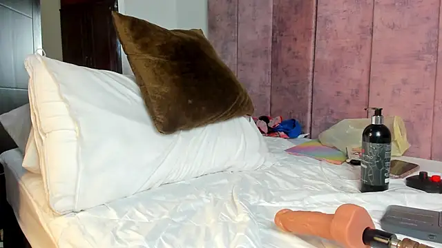 Snapshot of Annita001 chatting on 6, 1, 2026 Annita001 online show from 6, 1, 2026