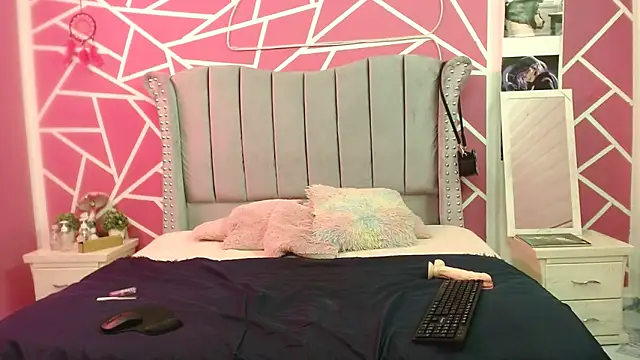 Snapshot of valeria__rouse chatting on 8, 2, 2025 valeria  rouse online show from 8, 2, 2025