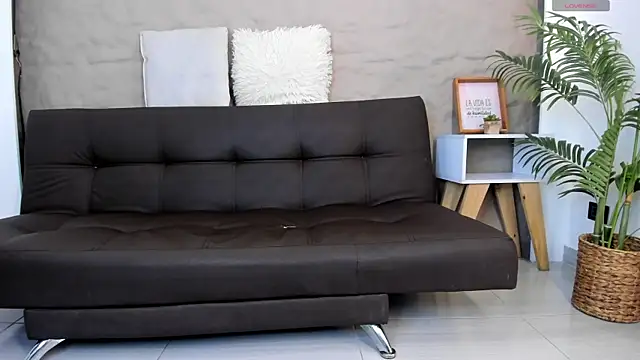 Snapshot of Shanntal_ chatting on 10, 3, 2025 Shanntal  online show from 10, 3, 2025