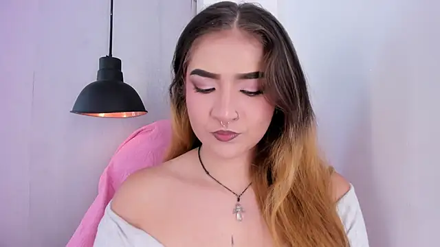 Snapshot of Shanntal_ chatting on 4, 10, 2025 Shanntal  online show from 4, 10, 2025