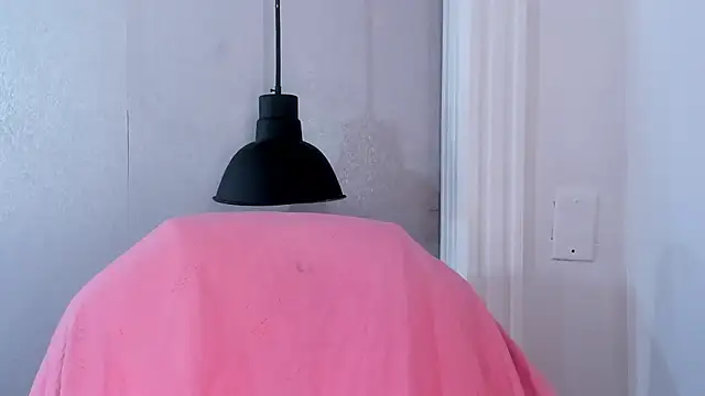 Snapshot of Shanntal_ chatting on 8, 10, 2025 Shanntal  online show from 8, 10, 2025