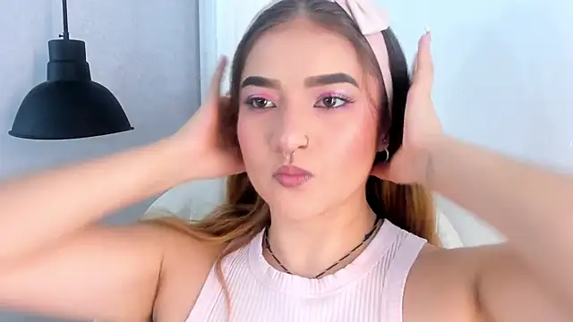 Snapshot of Shanntal_ chatting on 9, 10, 2025 Shanntal  online show from 9, 10, 2025