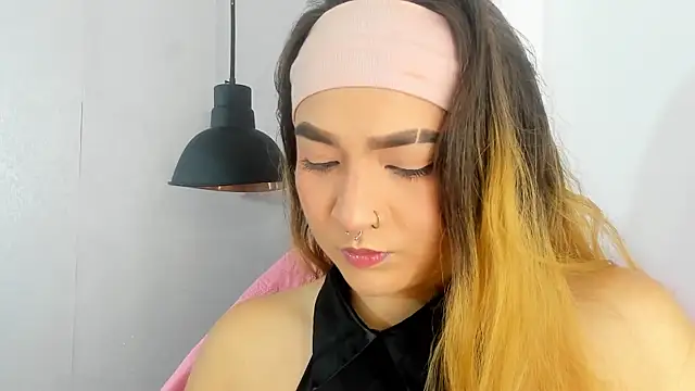 Snapshot of Shanntal_ chatting on 17, 10, 2025 Shanntal  online show from 17, 10, 2025