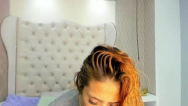 zoe taylorr1 online show from 4, 2, 2026