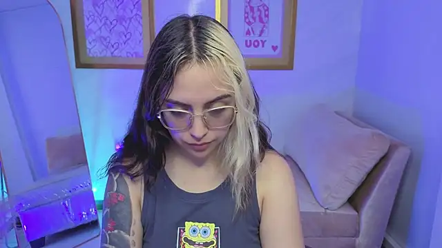 Hela v online show from 25, 11, 2025