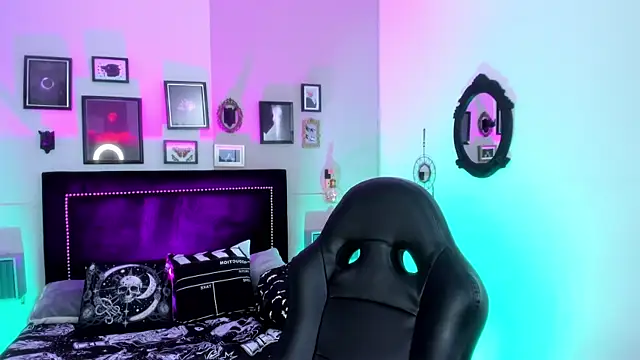 Snapshot of IsisRaichuu_ chatting on 24, 9, 2025 IsisRaichuu  online show from 24, 9, 2025