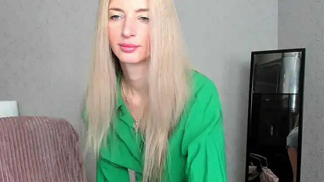Snapshot of skinnyladyy chatting on 4, 2, 2025 skinnyladyy online show from 4, 2, 2025
