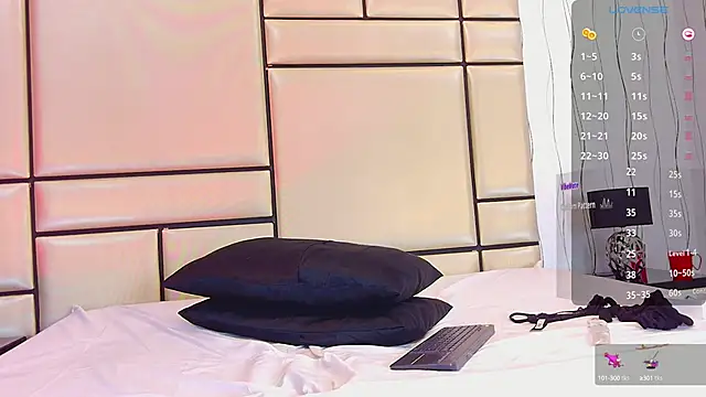 Snapshot of JulianaaHerrera chatting on 3, 2, 2025 JulianaaHerrera online show from 3, 2, 2025