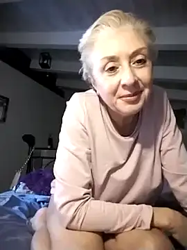 Snapshot of divinaerotica chatting on 18, 11, 2025 divinaerotica online show from 18, 11, 2025