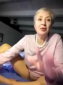 Snapshot of divinaerotica chatting on 26, 11, 2025 divinaerotica online show from 26, 11, 2025