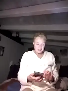 Snapshot of divinaerotica chatting on 3, 12, 2025 divinaerotica online show from 3, 12, 2025