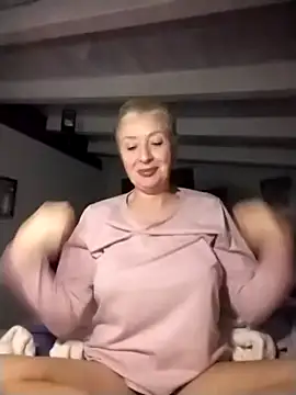 Snapshot of divinaerotica chatting on 15, 12, 2025 divinaerotica online show from 15, 12, 2025