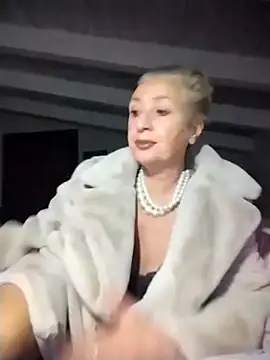 Snapshot of divinaerotica chatting on 7, 1, 2026 divinaerotica online show from 7, 1, 2026