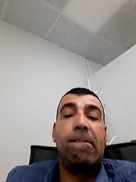 Snapshot of bugattiveyron chatting on 4, 2, 2025 bugattiveyron online show from 4, 2, 2025