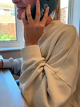 Snapshot of Phoebe_Lily chatting on 15, 10, 2025 Phoebe Lily online show from 15, 10, 2025