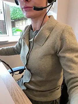 Phoebe Lily online show from 29, 10, 2025