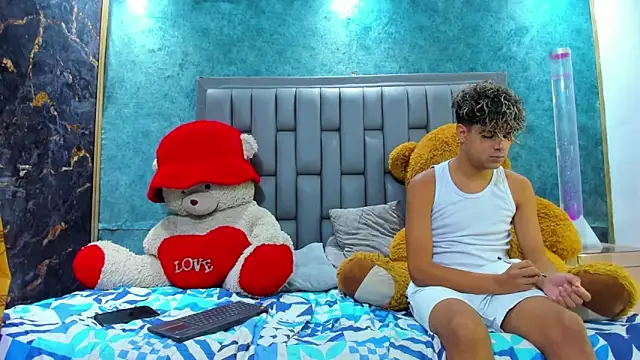 Snapshot of Sexys_Hornys_Boys chatting on 17, 2, 2025 Sexys Hornys Boys online show from 17, 2, 2025