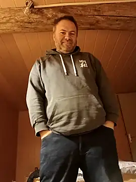 Pourleplasirs online show from 6, 3, 2025