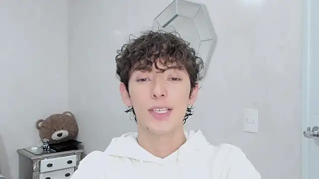 Snapshot of miketwink chatting on 15, 2, 2026 miketwink online show from 15, 2, 2026