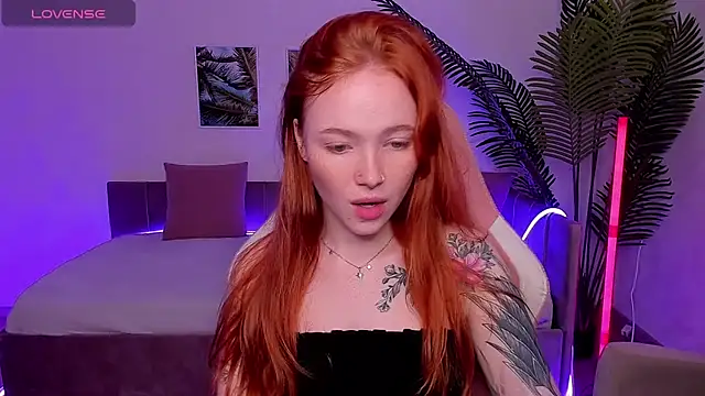 Snapshot of Maya_Light chatting on 21, 9, 2025 Maya Light online show from 21, 9, 2025