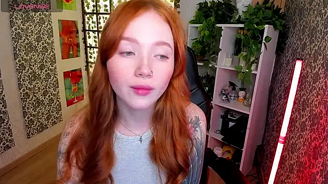 Snapshot of Maya_Light chatting on 26, 9, 2025 Maya Light online show from 26, 9, 2025