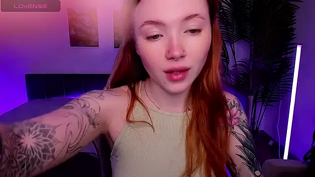 Snapshot of Maya_Light chatting on 1, 10, 2025 Maya Light online show from 1, 10, 2025