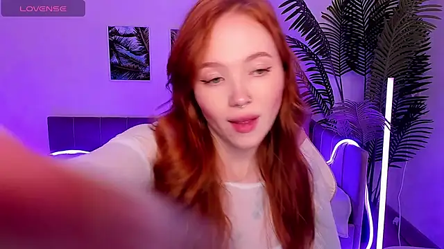 Snapshot of Maya_Light chatting on 13, 10, 2025 Maya Light online show from 13, 10, 2025