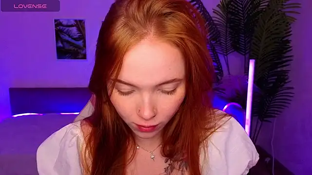 Snapshot of Maya_Light chatting on 15, 10, 2025 Maya Light online show from 15, 10, 2025