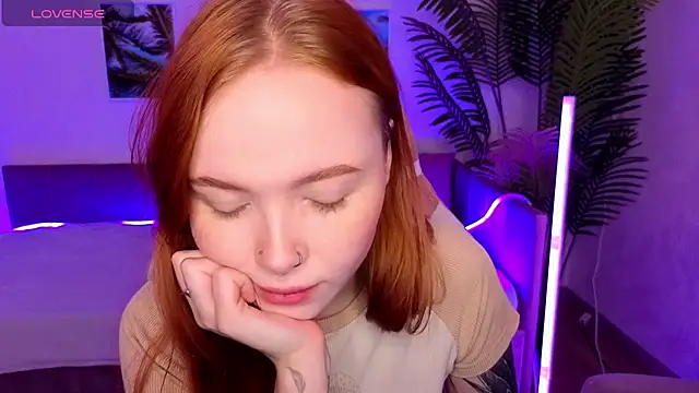 Snapshot of Maya_Light chatting on 16, 10, 2025 Maya Light online show from 16, 10, 2025