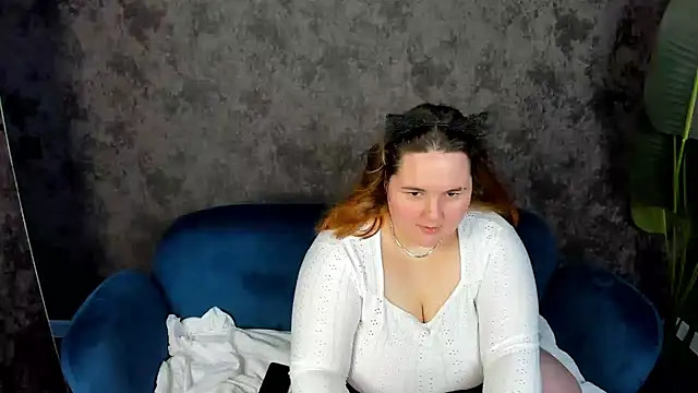 Snapshot of Helga_Fitzgerald chatting on 5, 2, 2025 Helga Fitzgerald online show from 5, 2, 2025